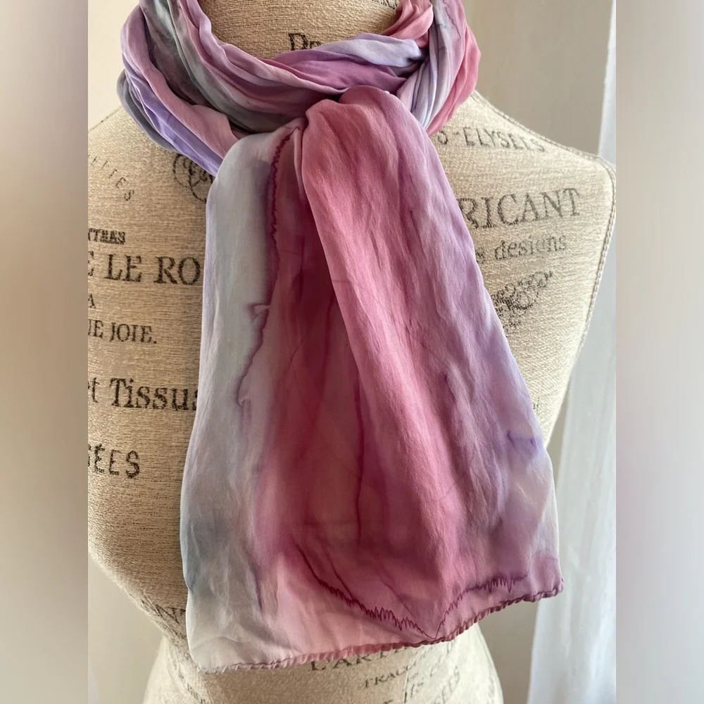 Classic look blend if purple and pink color scarf